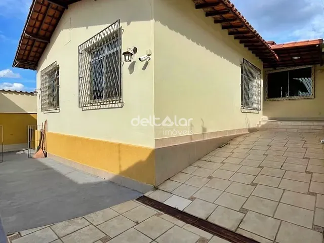Casa com 360m² 4 quartos e 4 banheiros, à venda, no bairro Planalto em Belo Horizonte