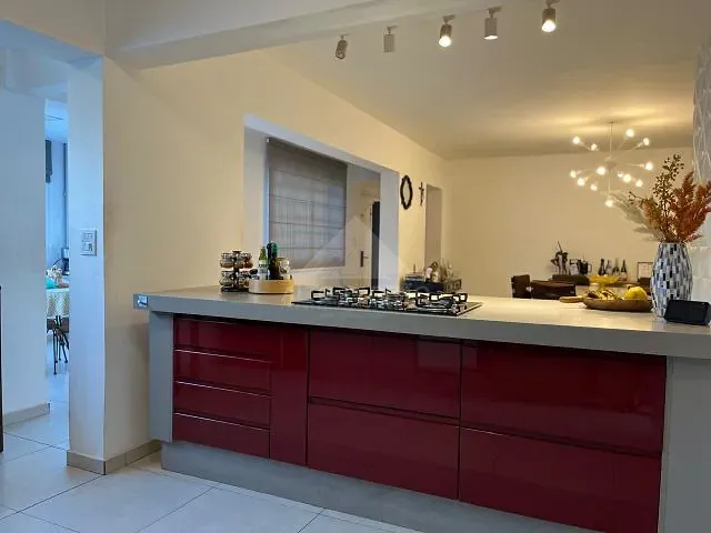 Casa com 270m² 3 quartos e 4 banheiros, à venda, no bairro Jardim Pedroso em Mauá