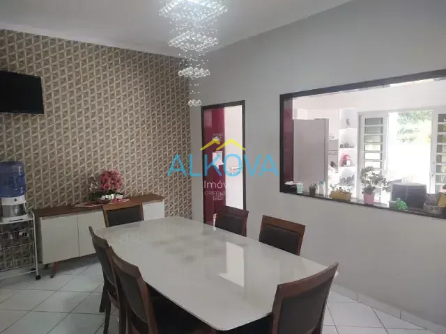 Casa com 438m² 3 quartos e 3 banheiros, à venda, no bairro Jardim Satélite em São José dos Campos