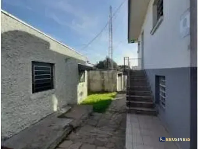 Casa 3 quartos e 2 banheiros, à venda, no bairro Petrópolis em Caxias do Sul