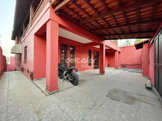 Casa com 404m² 5 quartos e 3 banheiros, para alugar, no bairro Santa Amélia em Belo Horizonte