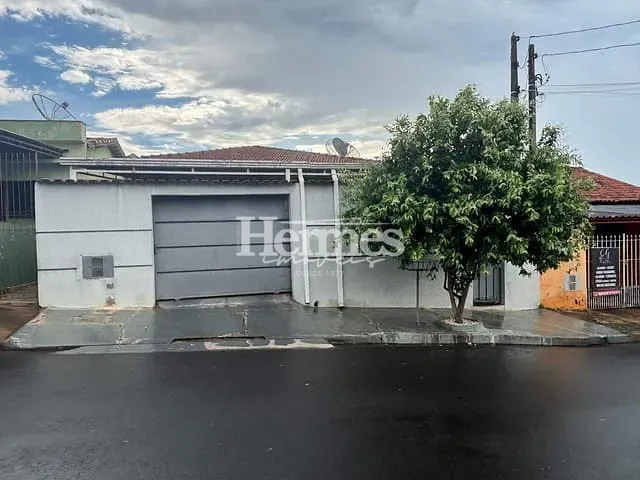 Casa com 300m² 3 quartos e 2 banheiros, à venda, no bairro Santa Cecília em Paulínia