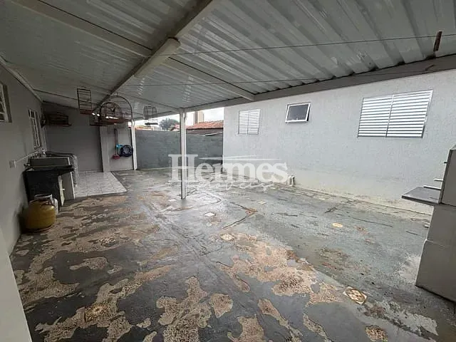 Casa com 300m² 3 quartos e 2 banheiros, à venda, no bairro Santa Cecília em Paulínia