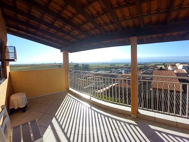 Casa com 250m² 7 quartos e 2 banheiros, à venda, no bairro Residencial Mombaça I em Pindamonhangaba