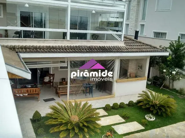 Casa com 700m² 4 quartos e 6 banheiros, à venda, no bairro Urbanova em São José dos Campos