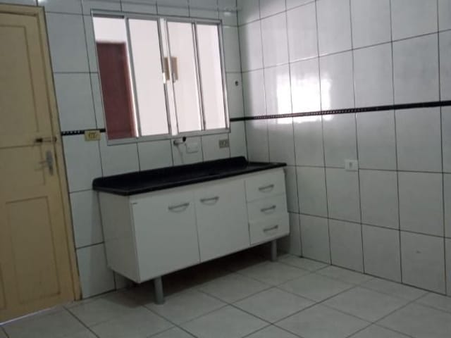 Casa com 250m² 1 quarto e 1 banheiro, à venda, no bairro Vila Yolanda em Osasco