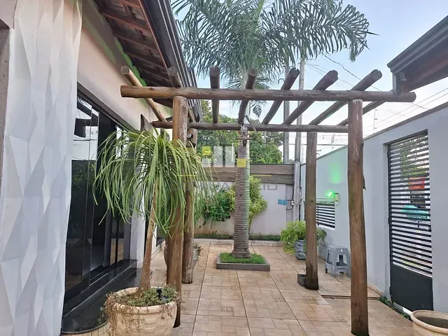 Casa 3 quartos e 1 banheiro, à venda, no bairro Parque Bandeirantes I (Nova Veneza) em Sumaré