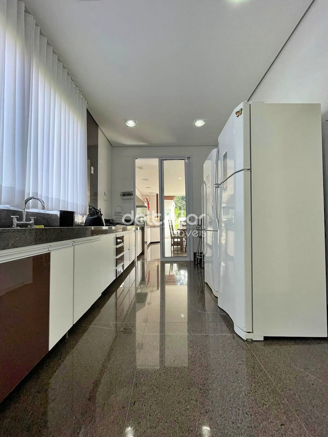 Casa para alugar com 4 quartos, 360m² - Foto 57