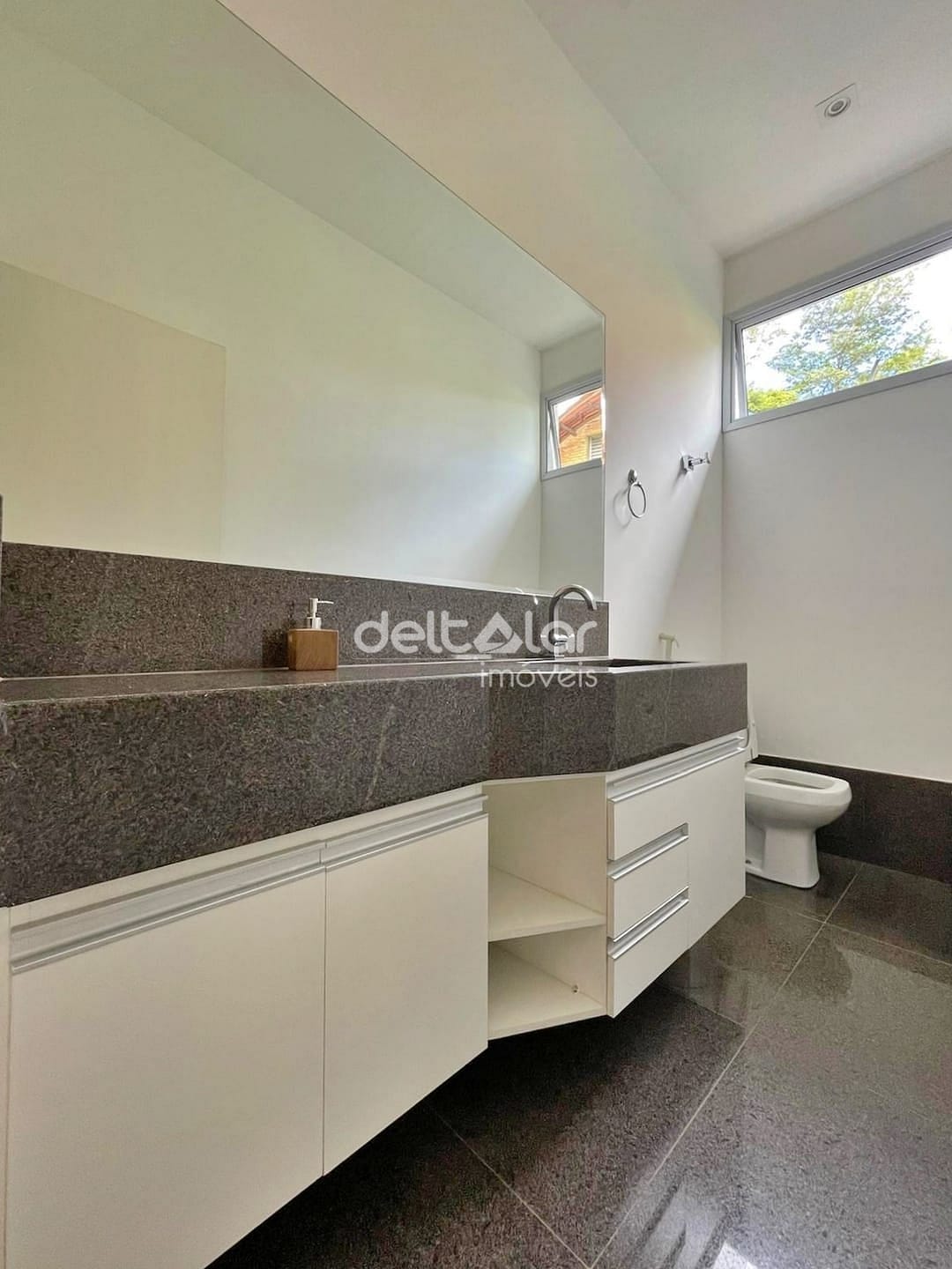 Casa para alugar com 4 quartos, 360m² - Foto 59
