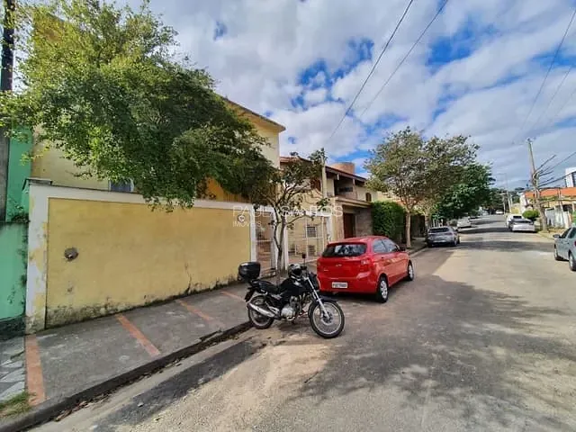 Casa com 300m² 1 quarto e 3 banheiros, à venda, no bairro Vila Leão em Sorocaba