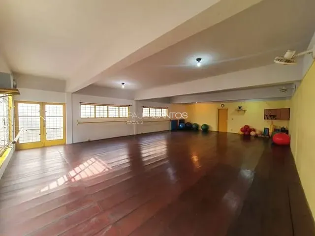 Casa com 300m² 1 quarto e 3 banheiros, à venda, no bairro Vila Leão em Sorocaba