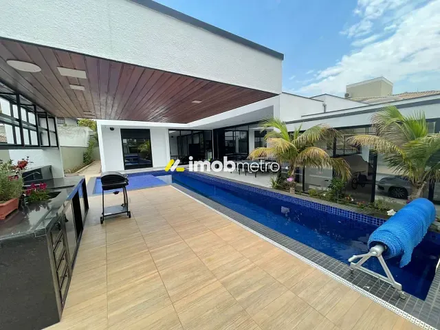 Casa com 900m² 4 quartos e 7 banheiros, à venda, no bairro Alphaville em Campinas