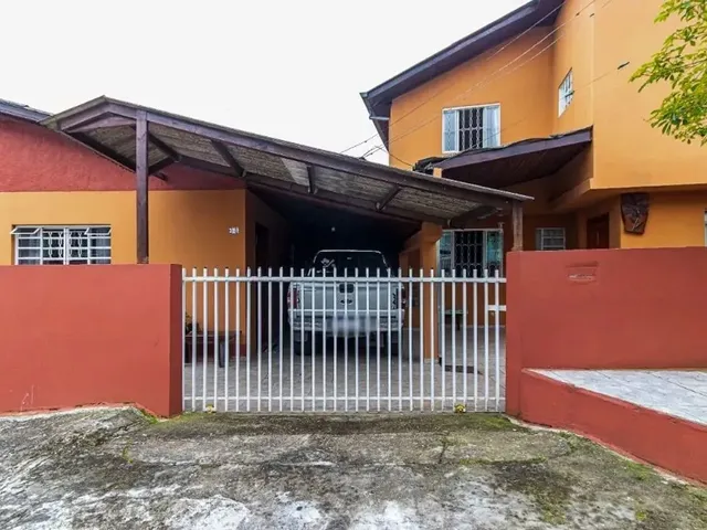 Casa com 236m² 3 quartos e 2 banheiros, à venda, no bairro Pinheirinho em Curitiba