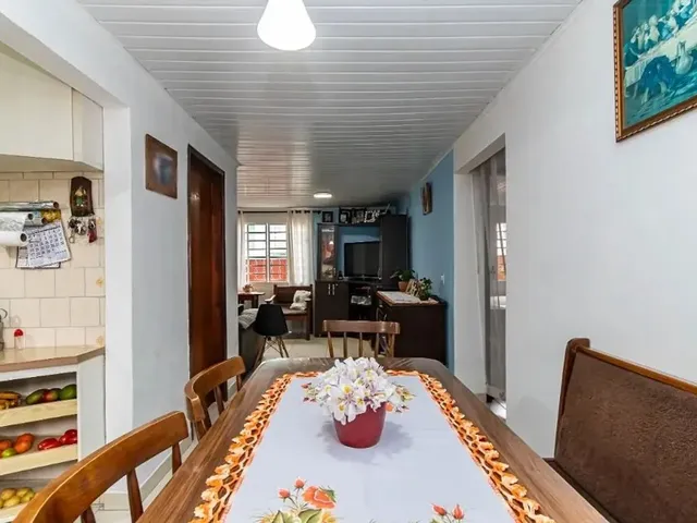 Casa com 236m² 3 quartos e 2 banheiros, à venda, no bairro Pinheirinho em Curitiba