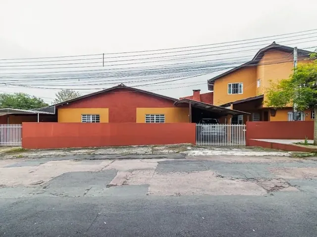 Casa com 236m² 3 quartos e 2 banheiros, à venda, no bairro Pinheirinho em Curitiba
