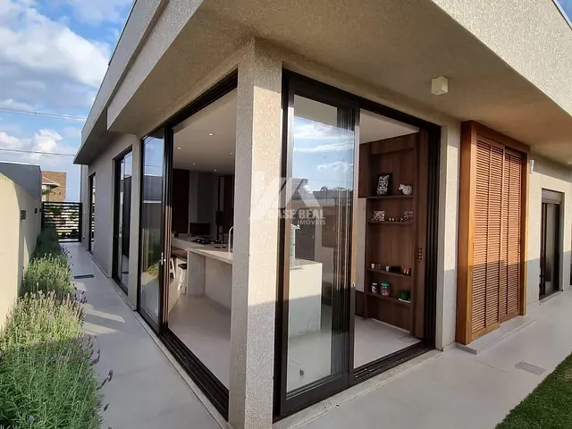 Casa com 312m² 3 quartos e 3 banheiros, à venda, no bairro Jardim Carvalho em Ponta Grossa