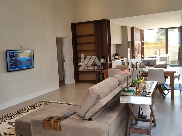 Casa com 312m² 3 quartos e 3 banheiros, à venda, no bairro Jardim Carvalho em Ponta Grossa