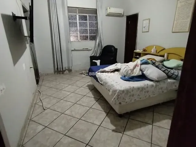 Casa com 360m² 3 quartos e 1 banheiro, para alugar, no bairro Novo Eldorado em Contagem