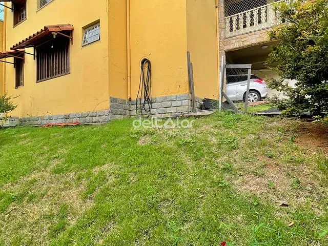 Casa com 360m² 5 quartos e 3 banheiros, à venda, no bairro Alto Caiçaras em Belo Horizonte