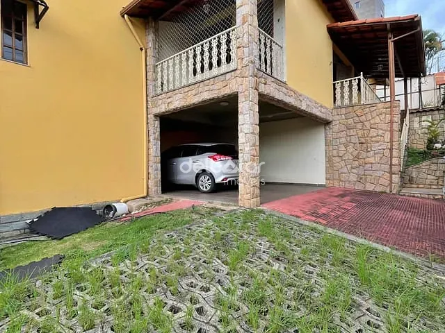 Casa com 360m² 5 quartos e 3 banheiros, à venda, no bairro Alto Caiçaras em Belo Horizonte