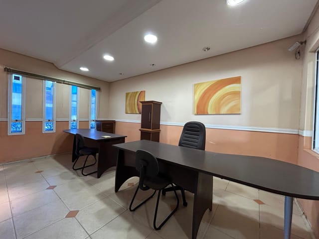 Foto do Casa - Casa Comercial e Residencial para Locação no Centro – Versatilidade, espaço e localização estratégica, perfeita para seu negócio ou moradia | UP Imóveis