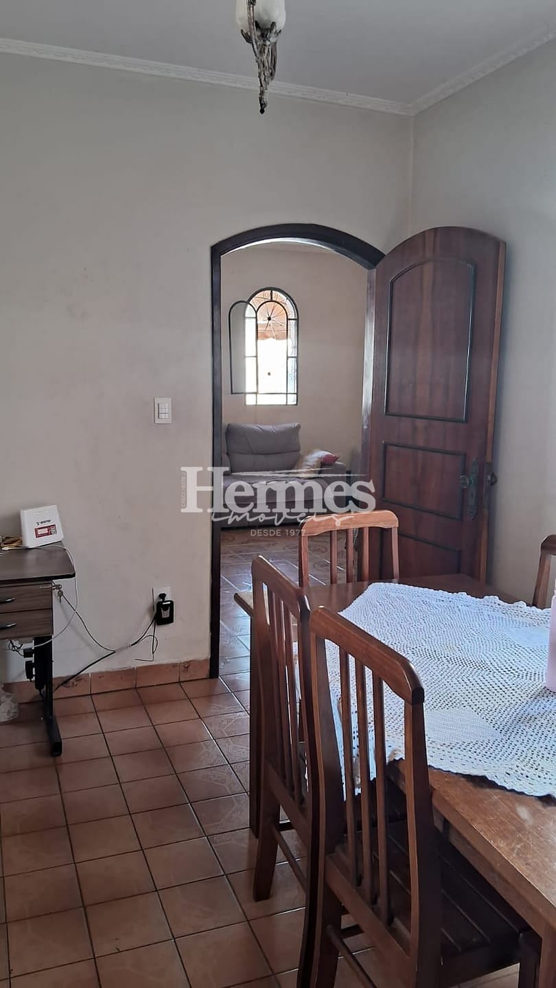 Casa, 4 quartos, 176 m² - Foto 2