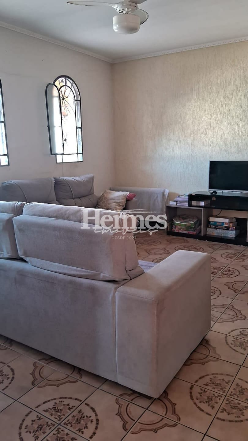 Casa, 4 quartos, 176 m² - Foto 1