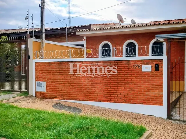 Casa com 300m² 4 quartos e 3 banheiros, à venda, no bairro Santa Cecília em Paulínia