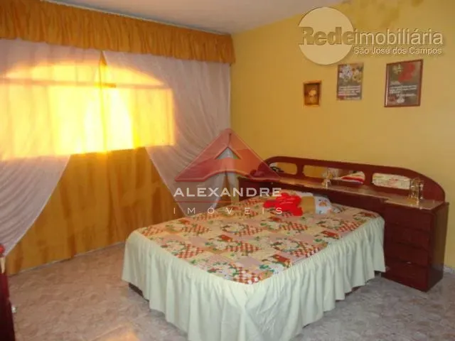 Casa com 166m² 4 quartos e 1 banheiro, à venda, no bairro Jardim Paraíso do Sol em São José dos Campos