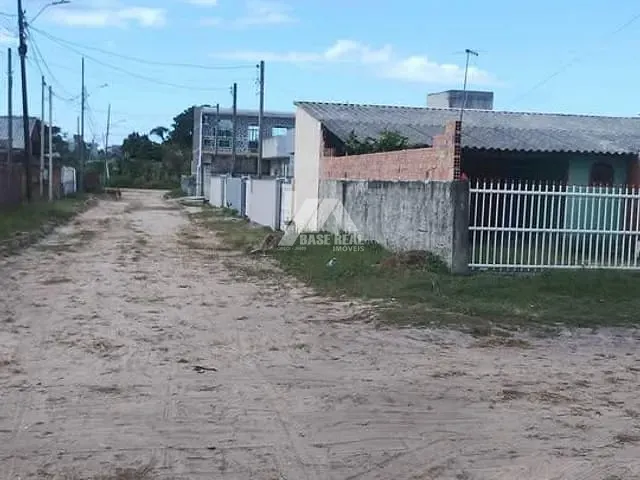 Casa com 138m² 2 quartos e 2 banheiros, à venda, no bairro Balneário Gaivotas em Matinhos