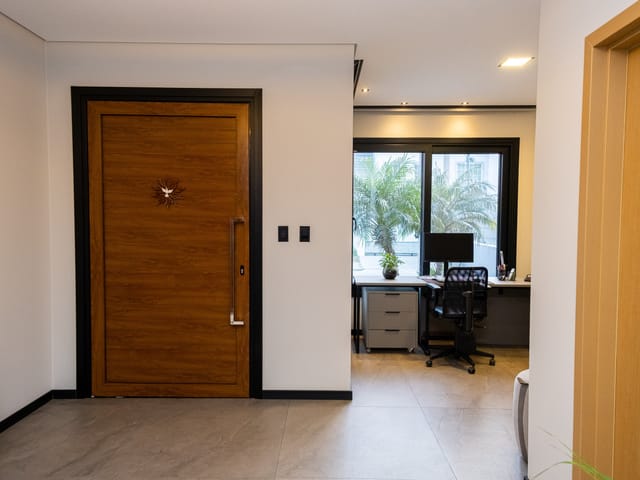 Casa com 630m² 3 quartos e 4 banheiros, à venda ou para alugar, no bairro Laranjal em Pelotas