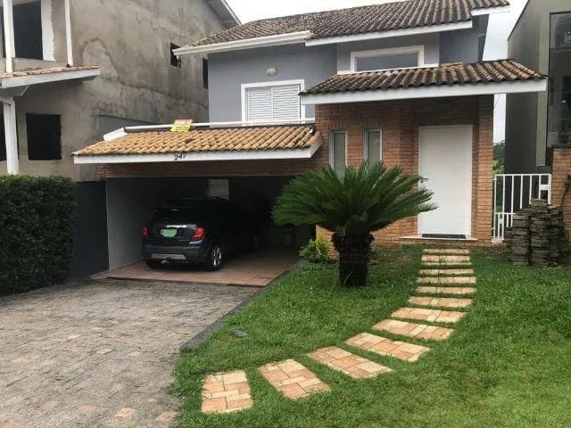 Casa com 300m² 3 quartos e 3 banheiros, à venda, no bairro Parque Nova Jandira em Jandira