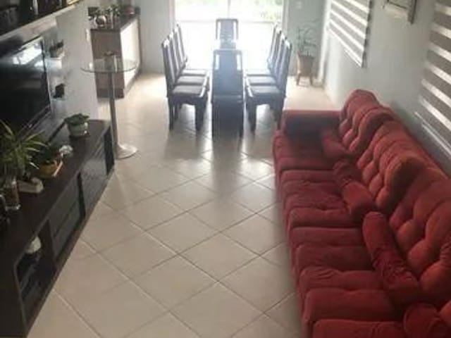 Casa com 300m² 3 quartos e 3 banheiros, à venda, no bairro Parque Nova Jandira em Jandira