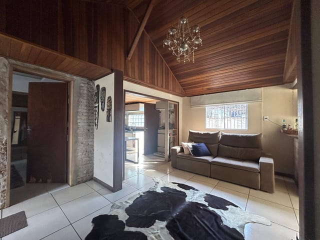 Casa com 330m² 2 quartos e 2 banheiros, à venda, no bairro Três Vendas em Pelotas