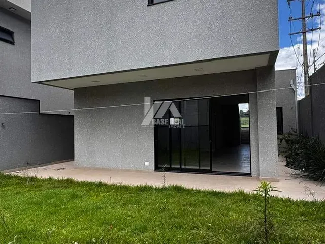 Casa com 300m² 4 quartos e 3 banheiros, à venda, no bairro Colônia Dona Luíza em Ponta Grossa