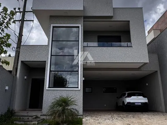 Casa com 300m² 4 quartos e 3 banheiros, à venda, no bairro Colônia Dona Luíza em Ponta Grossa