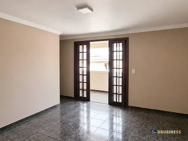Casa com 85m² 3 quartos e 4 banheiros, para alugar, no bairro Jardim São Miguel em Taboão da Serra