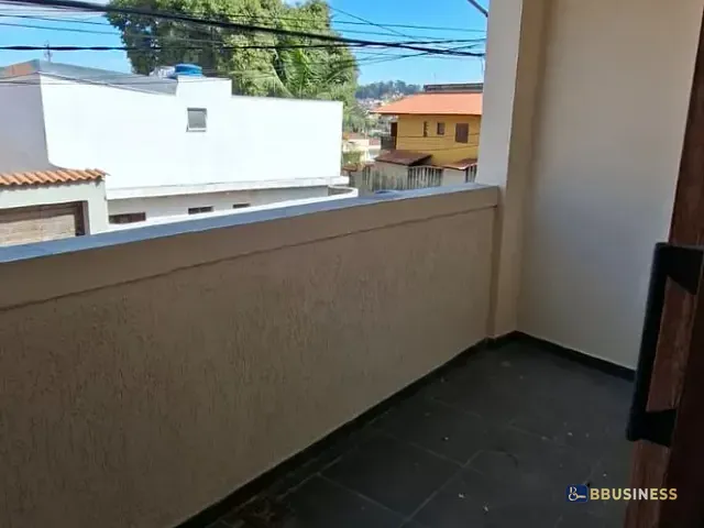 Casa com 85m² 3 quartos e 4 banheiros, para alugar, no bairro Jardim São Miguel em Taboão da Serra