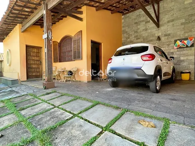 Casa com 360m² 3 quartos e 2 banheiros, à venda, no bairro Santa Branca em Belo Horizonte