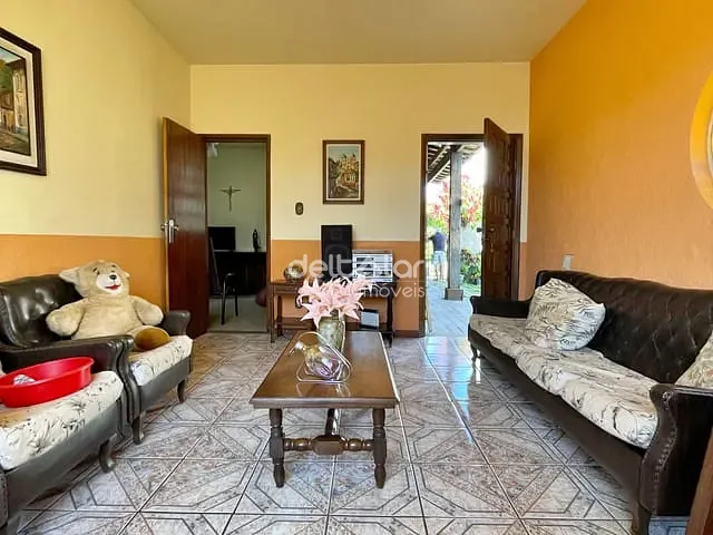 Casa com 360m² 3 quartos e 2 banheiros, à venda, no bairro Santa Branca em Belo Horizonte