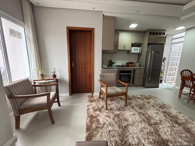 Casa 2 quartos e 1 banheiro, à venda, no bairro Laranjal em Pelotas