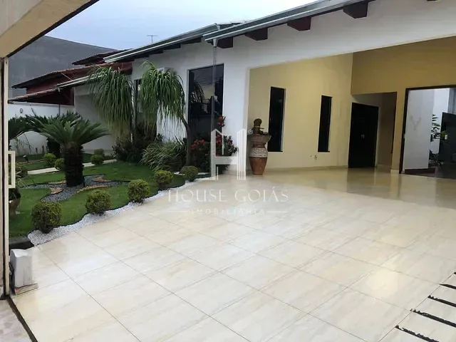Casa com 540m² 4 quartos e 5 banheiros, à venda, no bairro Moinho dos Ventos em Goiânia