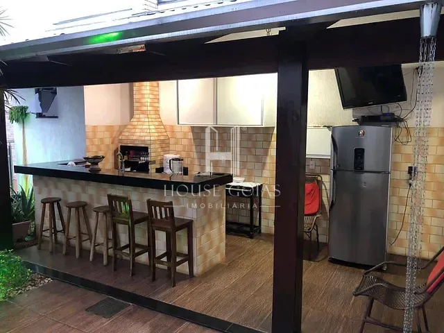 Casa com 540m² 4 quartos e 5 banheiros, à venda, no bairro Moinho dos Ventos em Goiânia