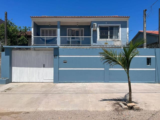 Casa com 300m² 4 quartos e 4 banheiros, à venda, no bairro Laranjal em Pelotas