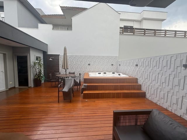Casa com 250m² 3 quartos e 4 banheiros, à venda, no bairro Urbanova em São José dos Campos
