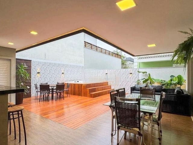 Casa com 250m² 3 quartos e 4 banheiros, à venda, no bairro Urbanova em São José dos Campos