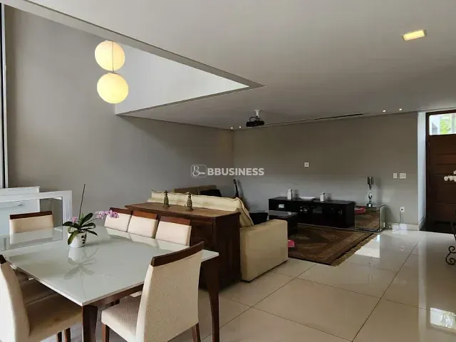 Casa 3 quartos e 5 banheiros, à venda, no bairro Parque das Quaresmeiras em Campinas