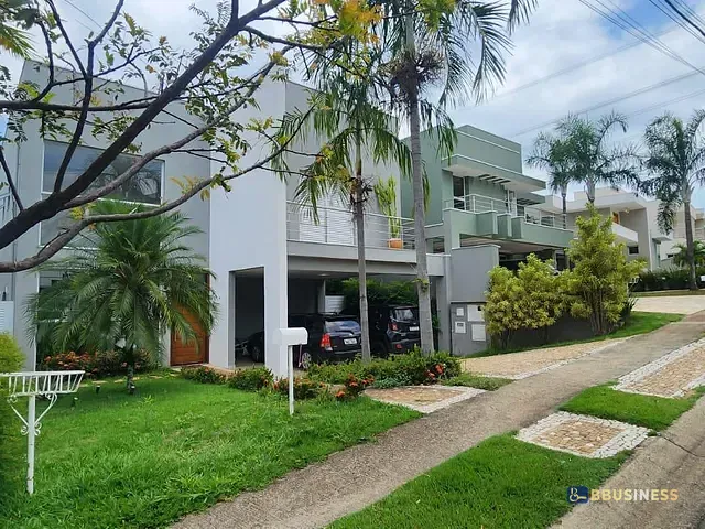 Casa 3 quartos e 5 banheiros, à venda, no bairro Parque das Quaresmeiras em Campinas