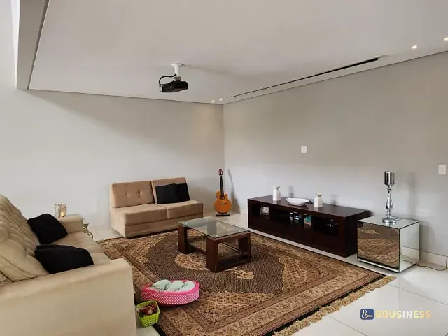 Casa 3 quartos e 5 banheiros, à venda, no bairro Parque das Quaresmeiras em Campinas