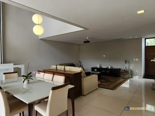 Casa 3 quartos e 5 banheiros, à venda, no bairro Parque das Quaresmeiras em Campinas